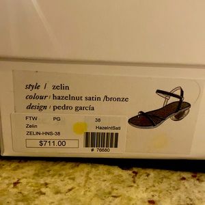 Brand new! Never worn!! Bought wrong size.😔